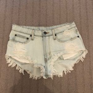 The cutest carmar Jean shorts!!